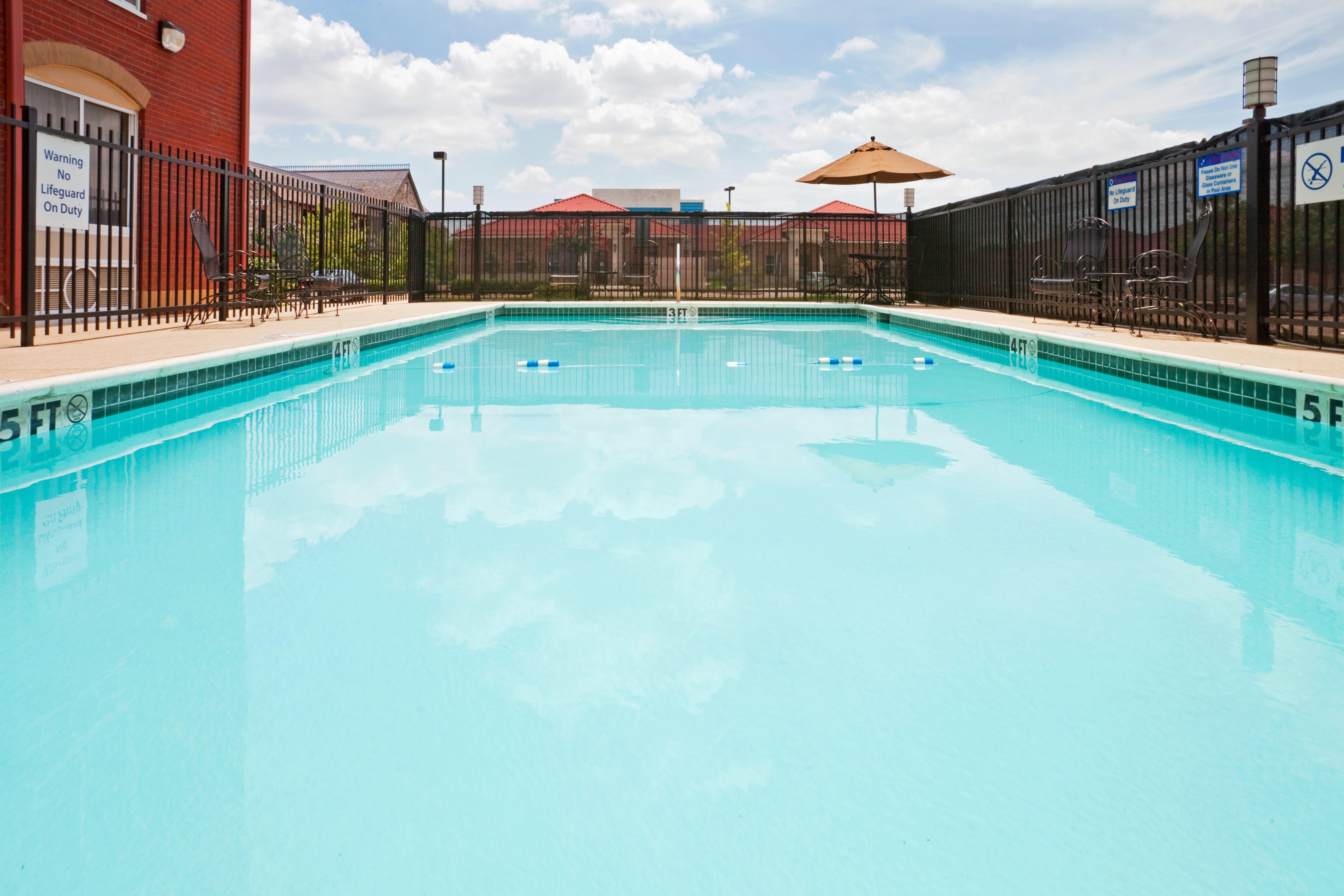 Holiday Inn Express Hotel & Suites Plano West - Frisco By Ihg Exterior foto